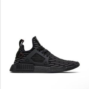 adidas NMD XR1 Triple Black inCore Black / Core Red size men’s 7.5